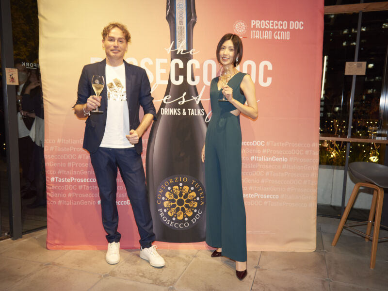 在日イタリア商工会議所による「THE PROSECCO DOC LIFESTYLE DRINKS & TALKS」では女優・タレント渡辺早織さんとマッテオ・インゼオさんのNHKテレビ「旅するためのイタリア語」コンビが下種と出演してトークに華を咲かせた