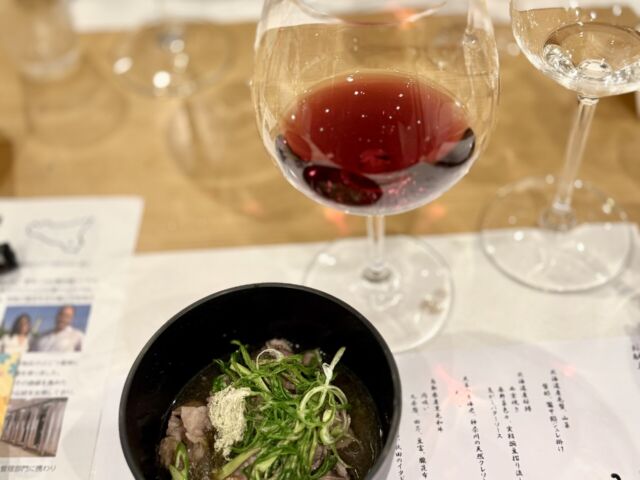 「Frappato Terre Siciliane IGT 2023」と黒毛和牛の肉吸い